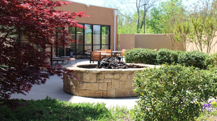 Courtyard by Marriott Clarksville Exterior