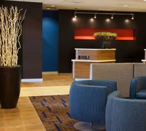 Courtyard Bloomington Lobby