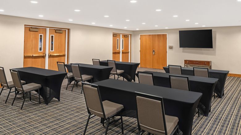 <b>Holiday Inn Express & Suites Hayward Meeting</b>. Images powered by <a href="https://www.leonardoworldwide.com/" title="Leonardo Worldwide" target="_blank">Leonardo</a>.