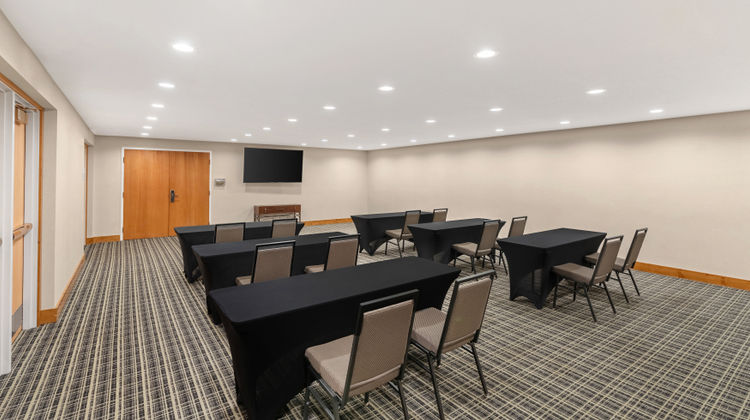 Holiday Inn Express & Suites Hayward Meeting