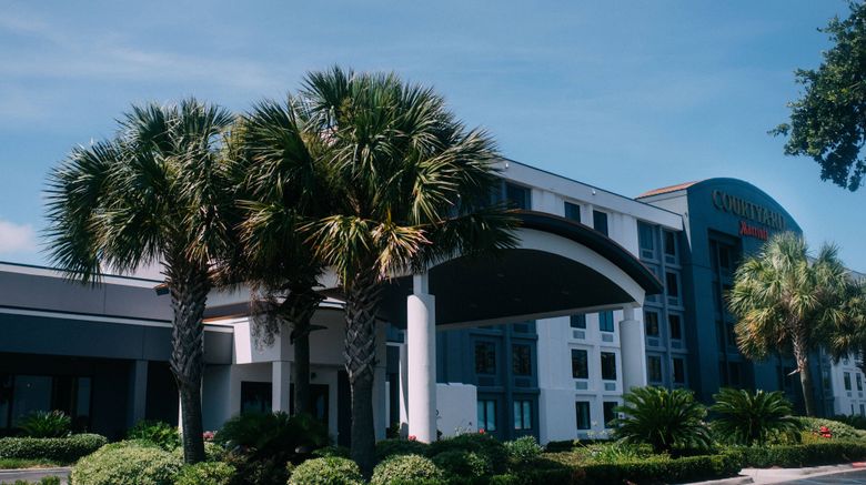 <b>Courtyard Gulfport Beachfront Exterior</b>. Images powered by <a href="https://www.leonardoworldwide.com/" title="Leonardo Worldwide" target="_blank">Leonardo</a>.