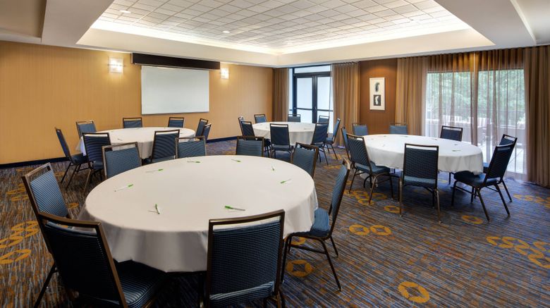 <b>Courtyard Grand Rapids Airport Meeting</b>. Images powered by <a href="https://www.leonardoworldwide.com/" title="Leonardo Worldwide" target="_blank">Leonardo</a>.