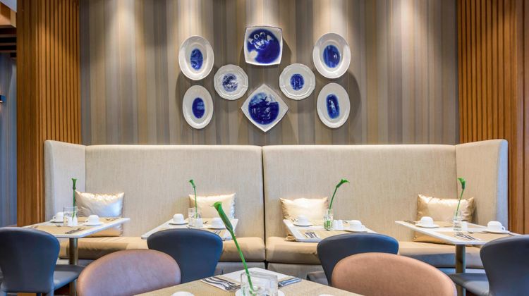 Courtyard by Marriott Bogota Airport Restaurant