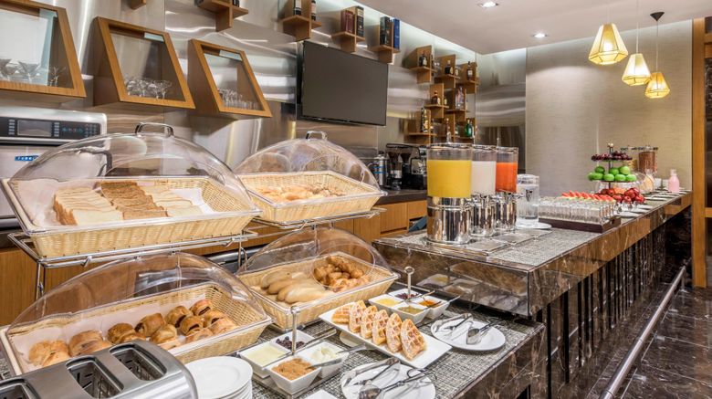 <b>Courtyard by Marriott Bogota Airport Restaurant</b>. Images powered by <a href="https://www.leonardoworldwide.com/" title="Leonardo Worldwide" target="_blank">Leonardo</a>.