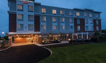 Courtyard Boston Littleton