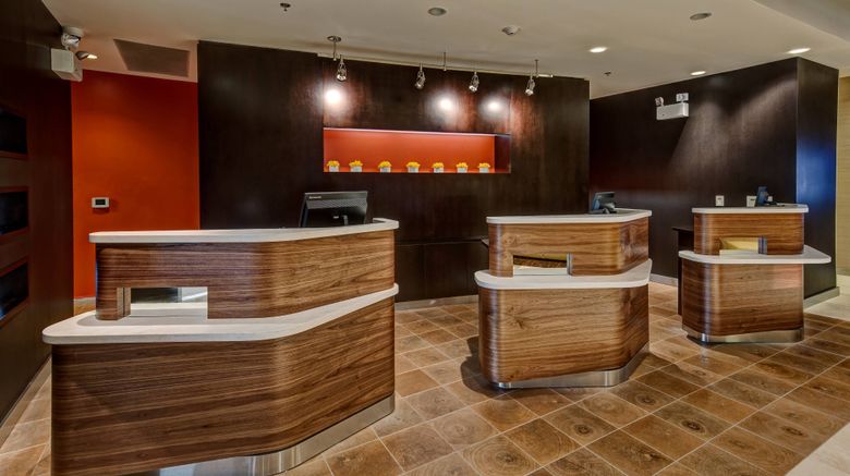 <b>Courtyard Westbury Long Island Lobby</b>. Images powered by <a href="https://www.leonardoworldwide.com/" title="Leonardo Worldwide" target="_blank">Leonardo</a>.