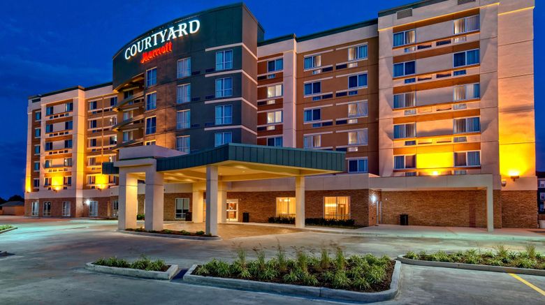 Courtyard Westbury Long Island Exterior. Images powered by <a href="https://www.leonardoworldwide.com" target="_blank" rel="noopener">Leonardo</a>.
