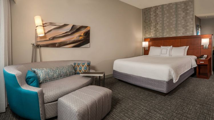 Courtyard Hagerstown Room