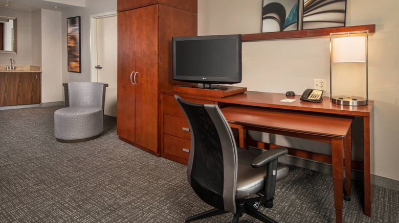 <b>Courtyard Hagerstown Suite</b>. Images powered by <a href="https://www.leonardoworldwide.com/" title="Leonardo Worldwide" target="_blank">Leonardo</a>.