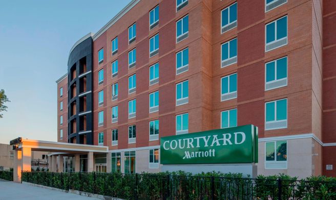 Courtyard New York Queens/Fresh Meadows Exterior