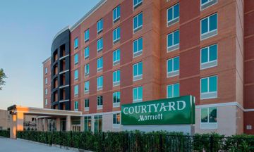 Courtyard New York Queens/Fresh Meadows