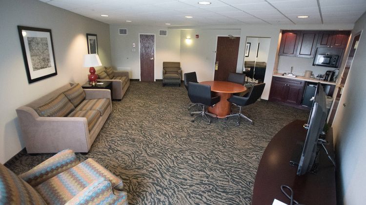 Courtyard by Marriott Hickory Suite