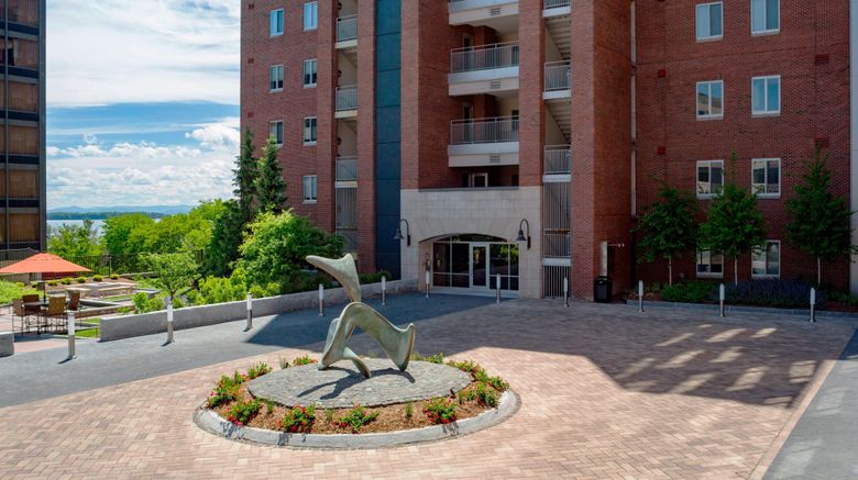 Courtyard Burlington Harbor Exterior. Images powered by <a href="https://www.leonardoworldwide.com" target="_blank" rel="noopener">Leonardo</a>.