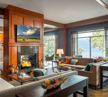 Courtyard Burlington Harbor Lobby