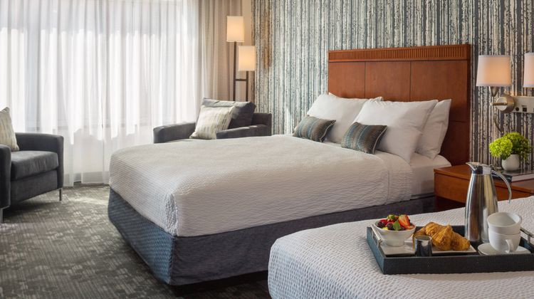 Courtyard Burlington Harbor Room