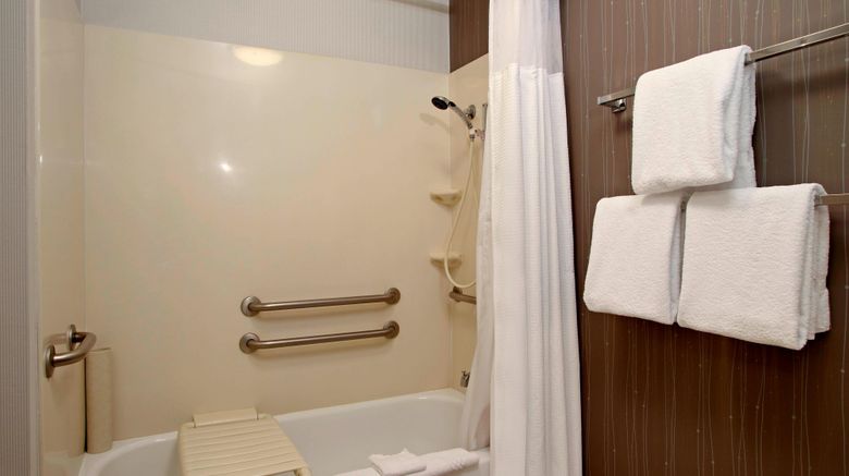 <b>Courtyard Oakland Downtown Room</b>. Images powered by <a href="https://www.leonardoworldwide.com/" title="Leonardo Worldwide" target="_blank">Leonardo</a>.