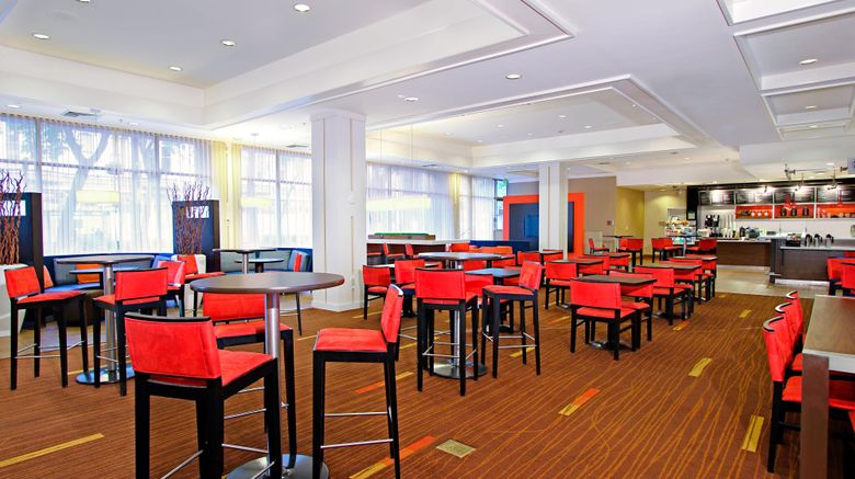 <b>Courtyard Oakland Downtown Restaurant</b>. Images powered by <a href="https://www.leonardoworldwide.com/" title="Leonardo Worldwide" target="_blank">Leonardo</a>.