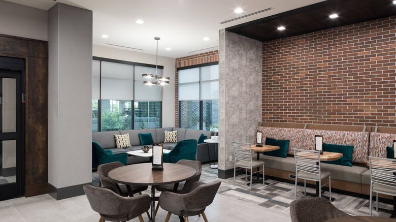 <b>Courtyard Houston Heights/I-10 Lobby</b>. Images powered by <a href="https://www.leonardoworldwide.com/" title="Leonardo Worldwide" target="_blank">Leonardo</a>.