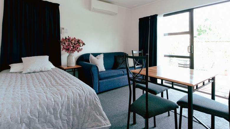 <b>Aotearoa Lodge Room</b>. Images powered by <a href="https://www.leonardoworldwide.com/" title="Leonardo Worldwide" target="_blank">Leonardo</a>.