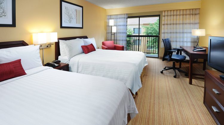 Courtyard Houston Hobby Airport Room