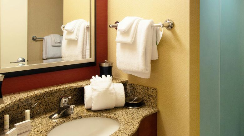 <b>Courtyard by Marriott Canton Room</b>. Images powered by <a href="https://www.leonardoworldwide.com/" title="Leonardo Worldwide" target="_blank">Leonardo</a>.