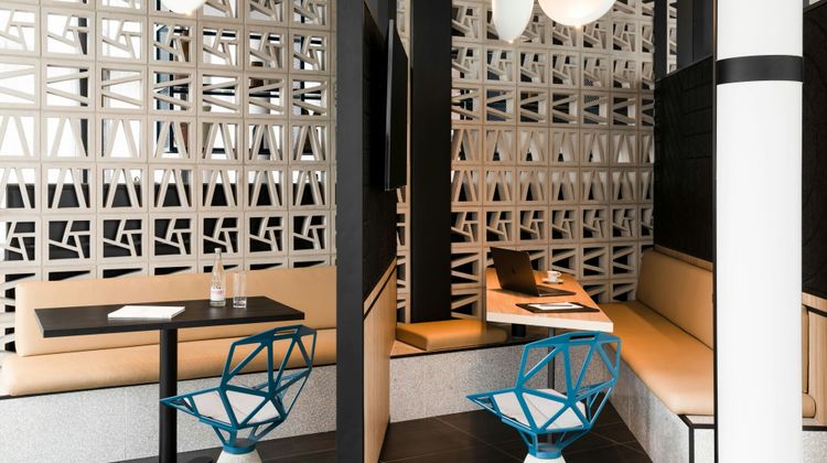 Courtyard Paris Creteil Lobby
