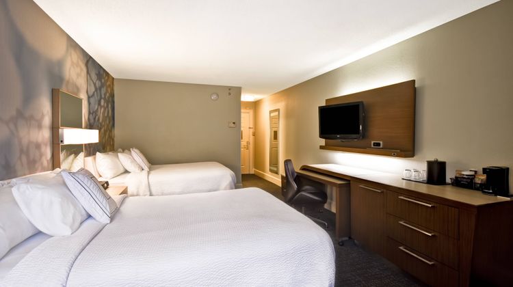 Courtyard Cape Cod Hyannis Room