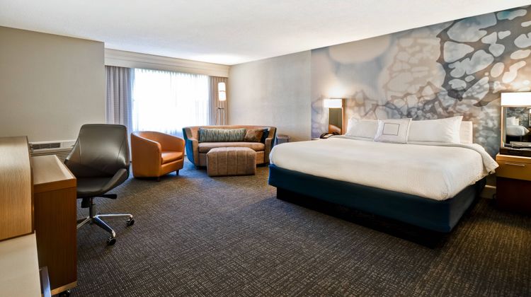 Courtyard Cape Cod Hyannis Room