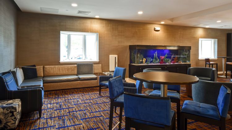 Courtyard Cape Cod Hyannis Lobby