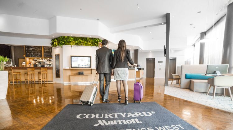 Courtyard Colombes Lobby