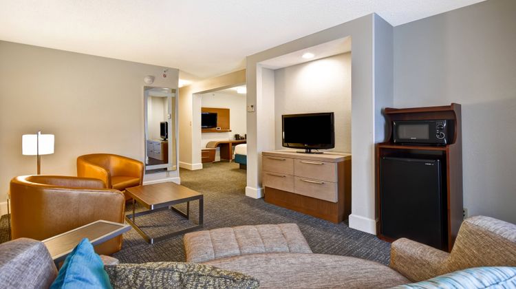 Courtyard Cape Cod Hyannis Suite
