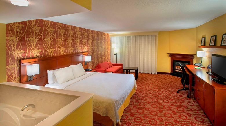 <b>Courtyard by Marriott Niagara Falls Suite</b>. Images powered by <a href="https://www.leonardoworldwide.com/" title="Leonardo Worldwide" target="_blank">Leonardo</a>.