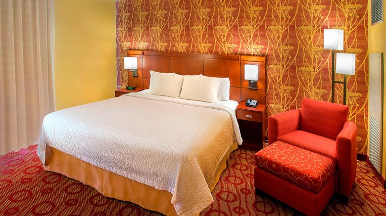 <b>Courtyard by Marriott Niagara Falls Room</b>. Images powered by <a href="https://www.leonardoworldwide.com/" title="Leonardo Worldwide" target="_blank">Leonardo</a>.