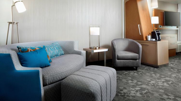 Courtyard Houston Intercontinental Arpt Suite