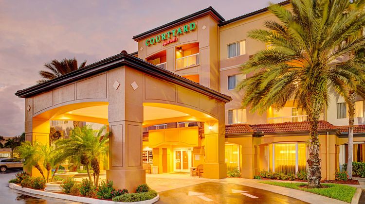 Courtyard West Palm Beach Airport Exterior