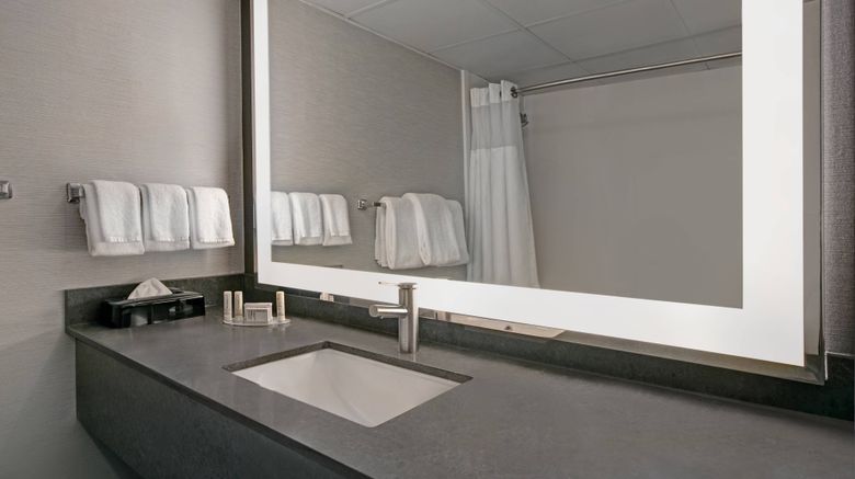 <b>Courtyard Chicago Elmhurst/Oakbrook Area Room</b>. Images powered by <a href="https://www.leonardoworldwide.com/" title="Leonardo Worldwide" target="_blank">Leonardo</a>.