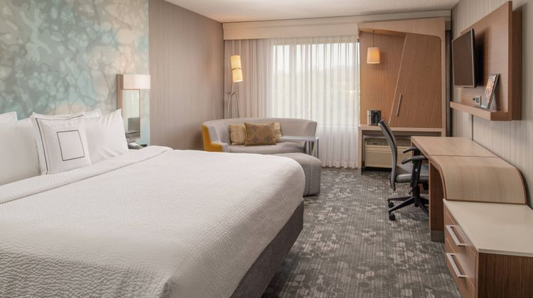 Courtyard Portland Airport Room