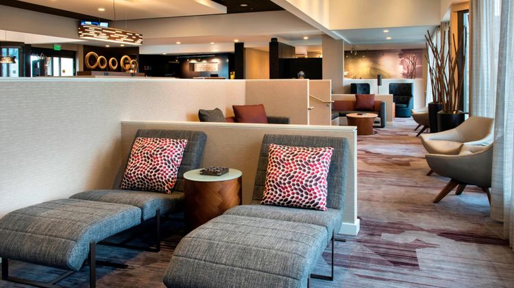 Courtyard by Marriott Chicago Naperville Lobby