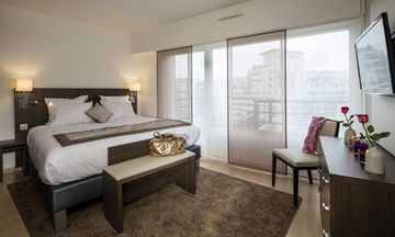 Residhome Appart Hotel Courbevoie