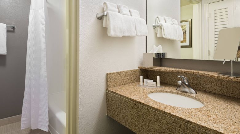 <b>Courtyard Wilmington/Wrightsville Beach Room</b>. Images powered by <a href="https://www.leonardoworldwide.com/" title="Leonardo Worldwide" target="_blank">Leonardo</a>.