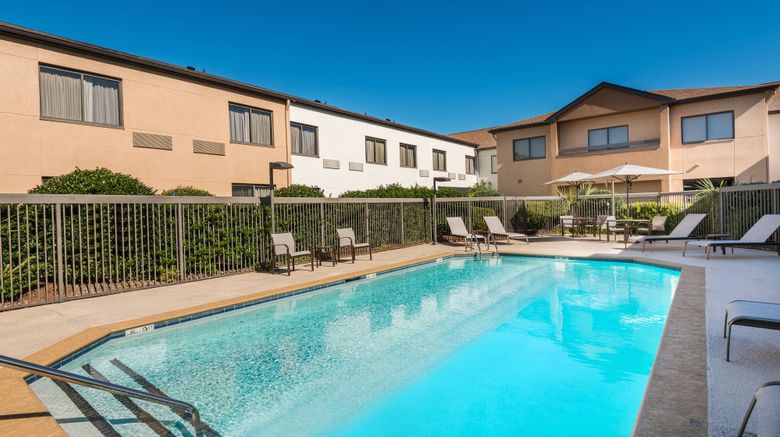 <b>Courtyard Wilmington/Wrightsville Beach Pool</b>. Images powered by <a href="https://www.leonardoworldwide.com/" title="Leonardo Worldwide" target="_blank">Leonardo</a>.