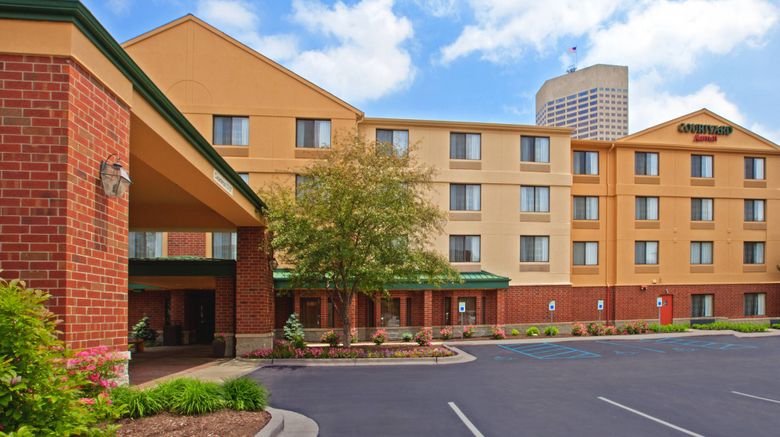 <b>Courtyard Indianapolis at the Capitol Exterior</b>. Images powered by <a href="https://www.leonardoworldwide.com/" title="Leonardo Worldwide" target="_blank">Leonardo</a>.