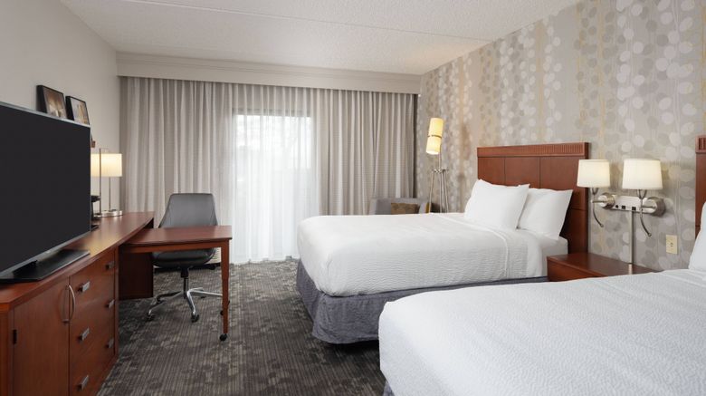 <b>Courtyard Chicago Wood Dale/Itasca Room</b>. Images powered by <a href="https://www.leonardoworldwide.com/" title="Leonardo Worldwide" target="_blank">Leonardo</a>.