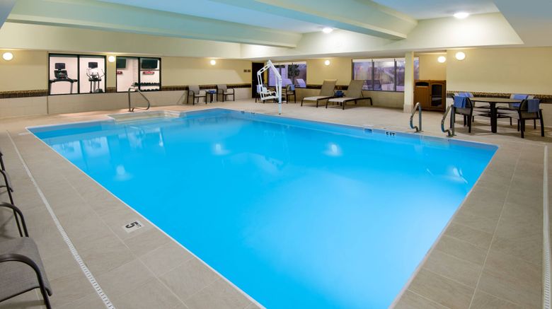 <b>Courtyard Indianapolis at the Capitol Pool</b>. Images powered by <a href="https://www.leonardoworldwide.com/" title="Leonardo Worldwide" target="_blank">Leonardo</a>.