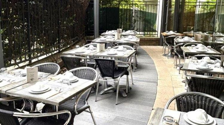 Residhome Appart Hotel Courbevoie Exterior