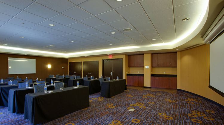 Courtyard Republic Arpt Long Island Meeting