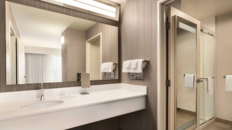 <b>Courtyard Philadelphia Montgomeryville Room</b>. Images powered by <a href="https://www.leonardoworldwide.com/" title="Leonardo Worldwide" target="_blank">Leonardo</a>.
