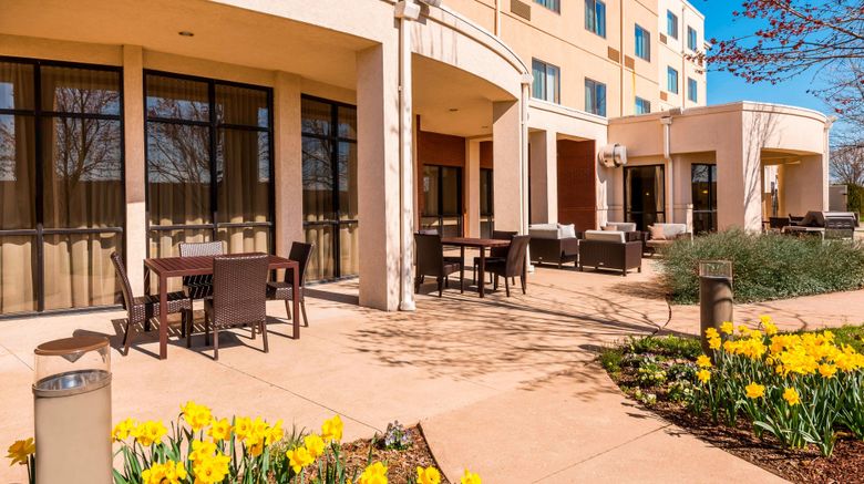 <b>Courtyard Philadelphia Montgomeryville Lobby</b>. Images powered by <a href="https://www.leonardoworldwide.com/" title="Leonardo Worldwide" target="_blank">Leonardo</a>.