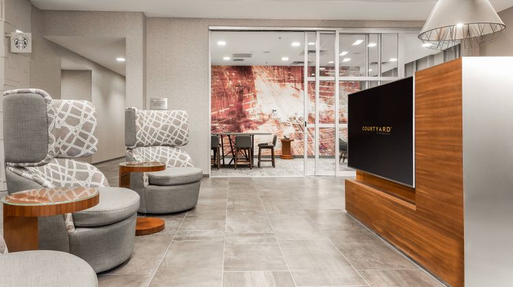 Courtyard by Marriott Jonesboro Lobby