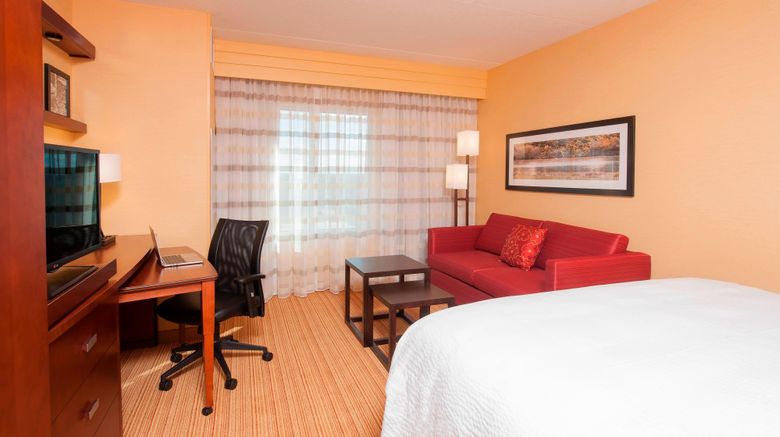 <b>Courtyard by Marriott Peoria Downtown Room</b>. Images powered by <a href="https://www.leonardoworldwide.com/" title="Leonardo Worldwide" target="_blank">Leonardo</a>.